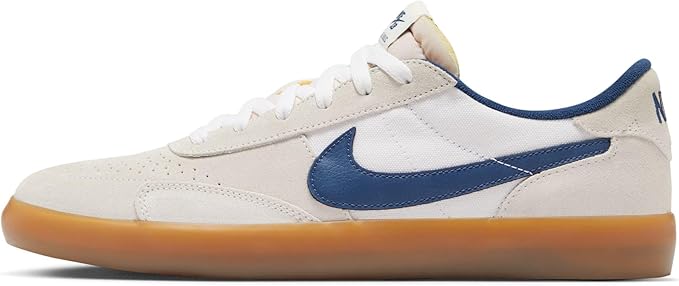 Suede and canvas Nike SB Heritage Vulc flat sole shoes, excellent casual sneakers for men in India.