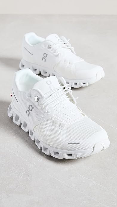 On Cloud 5 lightweight athleisure walking sneaker