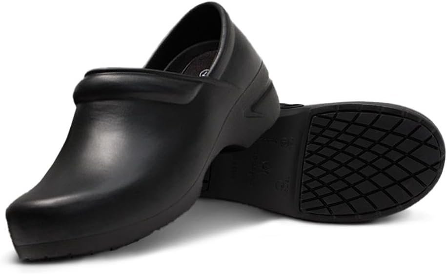 Anywear Guardian Angel water-resistant nursing clogs